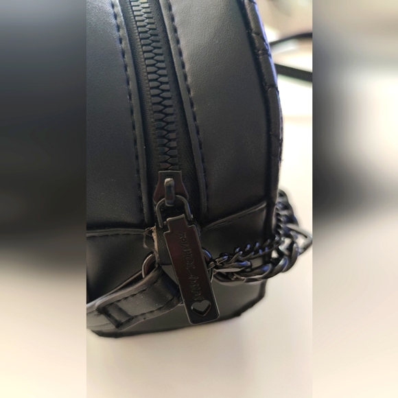 Betsey Johnson Heart Quilted Crossbody - Picture 6 of 9